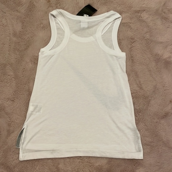 Nike top - Picture 2 of 3